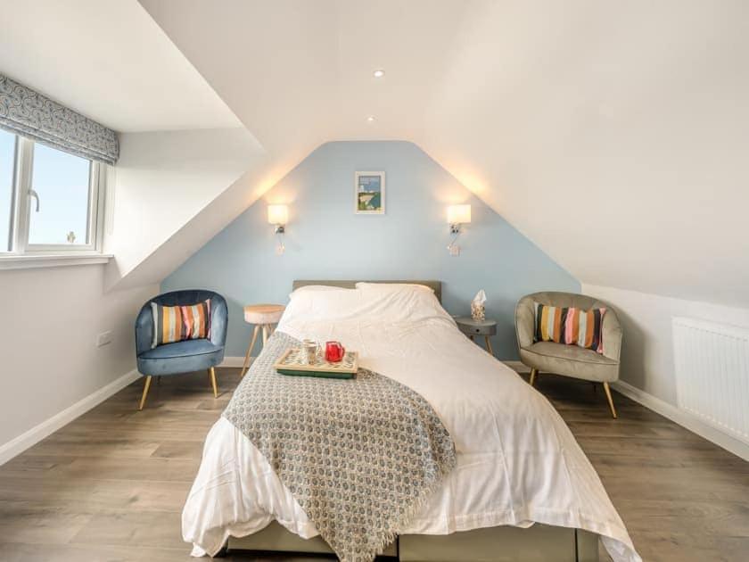 Sea View Luxury 5 Star Cottage Near Milford Marina Holiday home *
