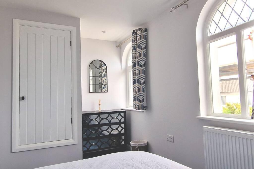 Holiday home Sea View Luxury 5 Star Cottage Near Milford Marina *