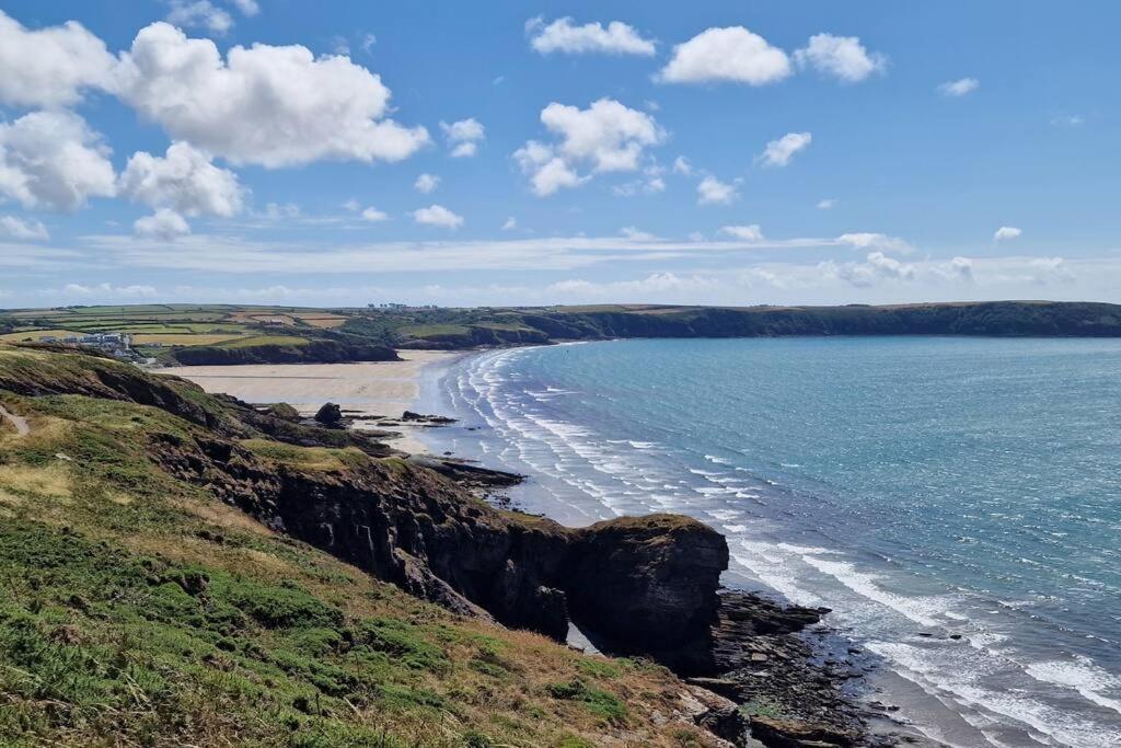 Sea View Luxury 5 Star Cottage Near Milford Marina Holiday home